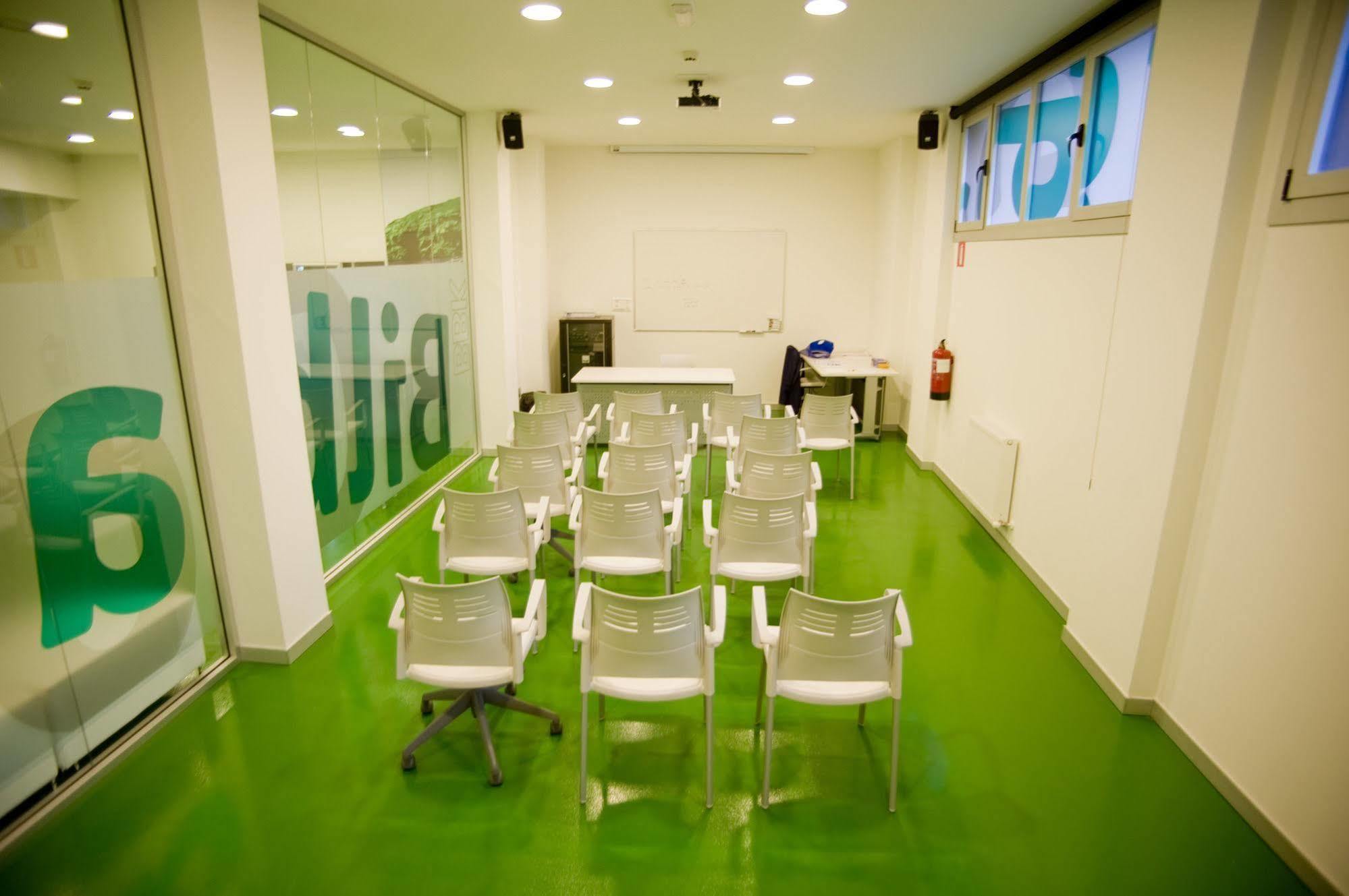 Bbk Bilbao Good Hostel Екстериор снимка